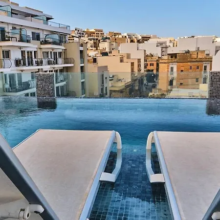 Apartment Lovely 1 Bedroom Penthouse, With A Private Pool! Gzira